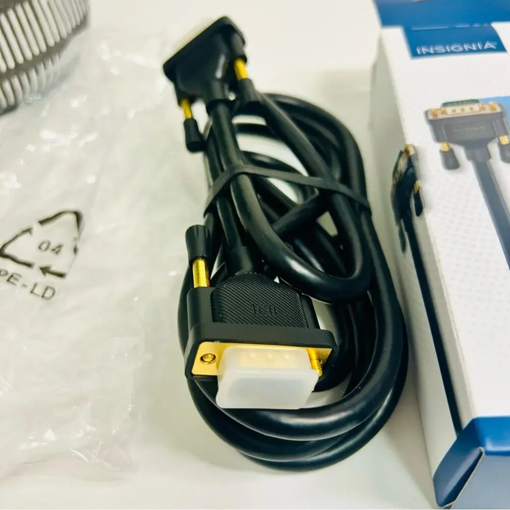 Insignia 6ft VGA Cable Monitor Cable New in Box PC Projector TV